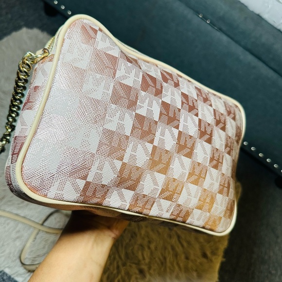 MICHAEL Michael Kors Large Jet Set Rode Gold Crossbody Bag✨ - Picture 5 of 12